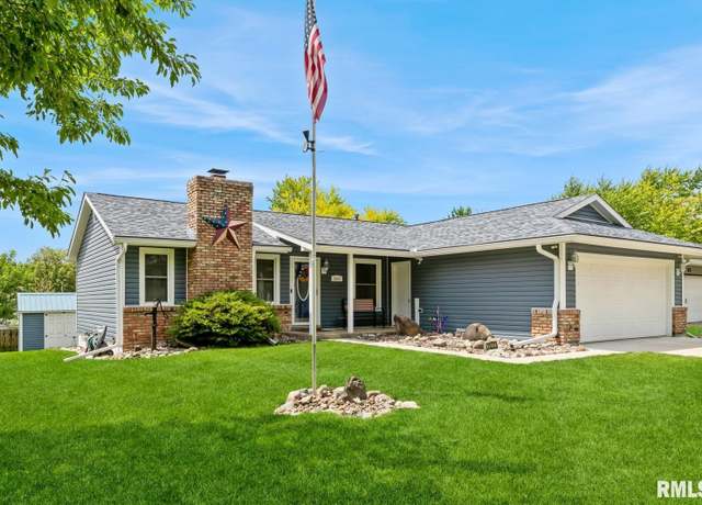 Property at 1511 W 48th St, Davenport, IA 52806, 3 beds, 2 baths