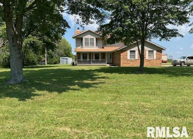 Property at 709 Walnut Hill Rd, Centralia, IL 62801, 4 beds, 2 baths