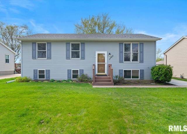 Property at 1733 W 58th St, Davenport, IA 52806-1764, 4 beds, 2 baths