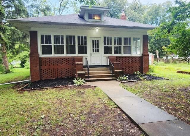 Property at 305 S Carter St, Buffalo, IL 62515, 3 beds, 1 bath