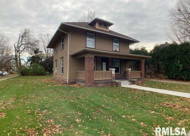 Property at 405 W Murray St, Macomb, IL 61455, 5 beds, 2 baths