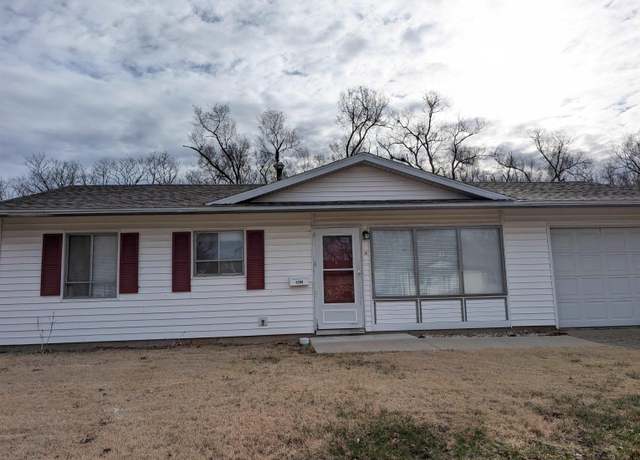 Property at 1704 Lamar Dr, Pekin, IL 61554, 3 beds, 1 bath