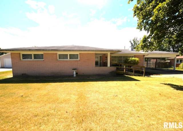 Property at 23 Greve St, Centralia, IL 62801, 3 beds, 2 baths