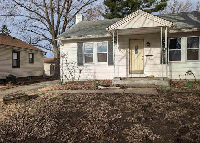 Property at 1321 S 10th St, Pekin, IL 61554, 2 beds, 1 bath