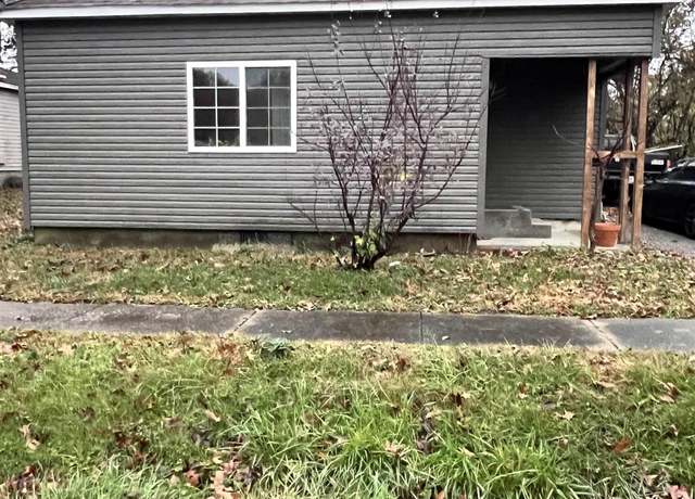 Property at 1108 W Adams St, Herrin, IL 62948, 3 beds, 1 bath