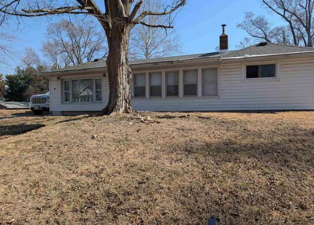 Property at 304 Minch St, South Pekin, IL 61564, 3 beds, 1 bath