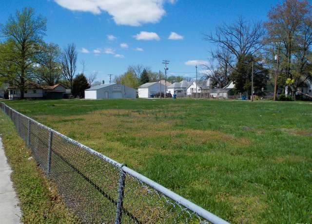 Property at 838 E 2nd St, Centralia, IL 62801