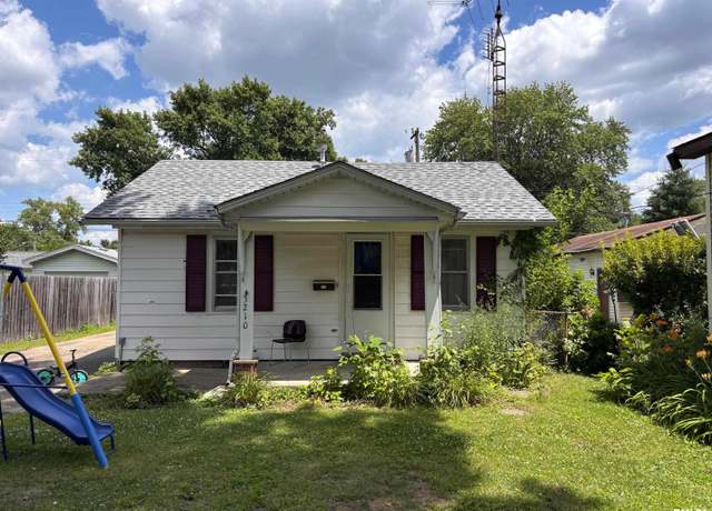 Property at 3210 S 3rd St, Springfield, IL 62703, 2 beds, 1 bath