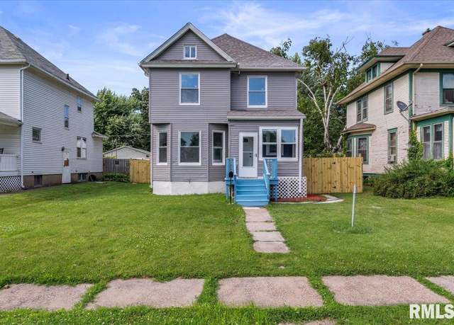 Property at 812 W 16th St, Davenport, IA 52804, 4 beds, 1.5 baths