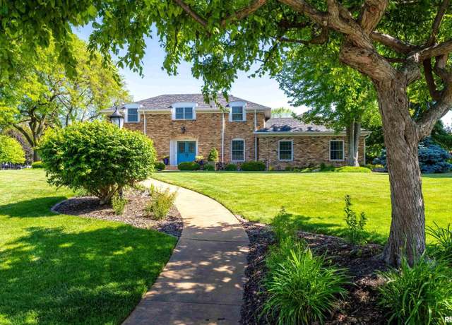 Property at 2312 Windsor Dr, Davenport, IA 52807, 4 beds, 3.5 baths