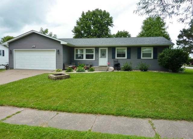 Property at 212 W Spring St, Eldridge, IA 52748, 2 beds, 1.5 baths