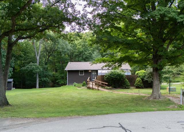 Property at 1362 N Forrest Dr, Germantown Hills, IL 61548, 1 bed, 2 baths