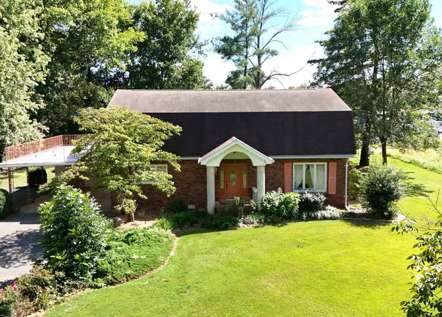 Property at 325 S 5th Street Southwest, Clay City, IL 62824, 3 beds, 2 baths