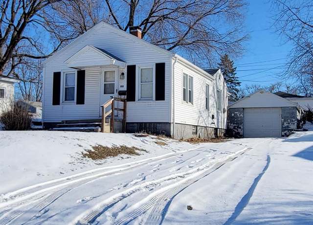 Property at 1408 S 13th St, Pekin, IL 61554, 2 beds, 1 bath