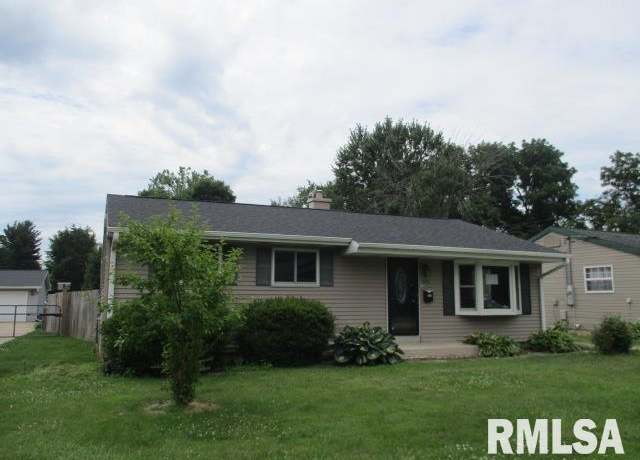 Property at 1050 E Fremont St, Galesburg, IL 61401, 3 beds, 1 bath