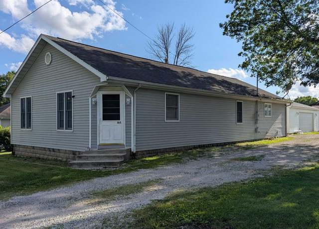 Property at 105 N Brents Ave, Taylorville, IL 62568, 3 beds, 2 baths