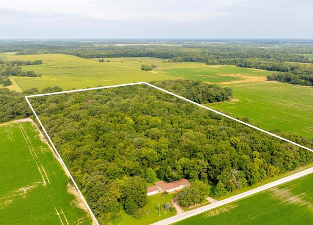 Property at 8411 Brimberry Rd, Alma, IL 62807, 3 beds, 2.5 baths