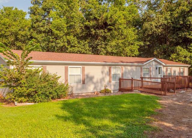 Property at 8411 Brimberry Rd, Alma, IL 62807, 3 beds, 2.5 baths