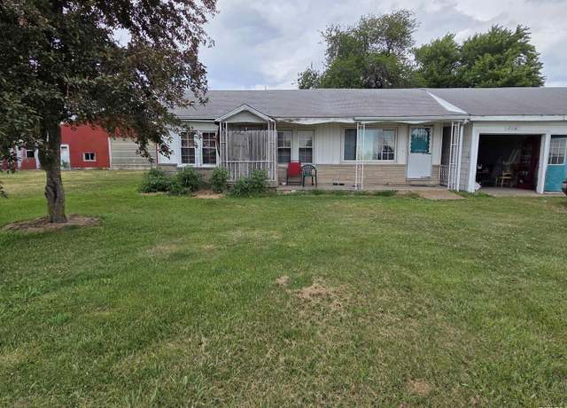 Property at 2316 W Main St, Salem, IL 62881, 2 beds, 1 bath