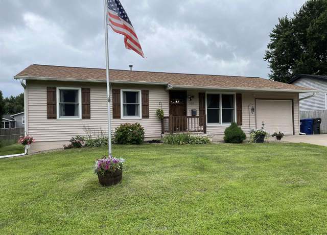 Property at 2319 12th Avenue South, Clinton, IA 52732, 2 beds, 2 baths