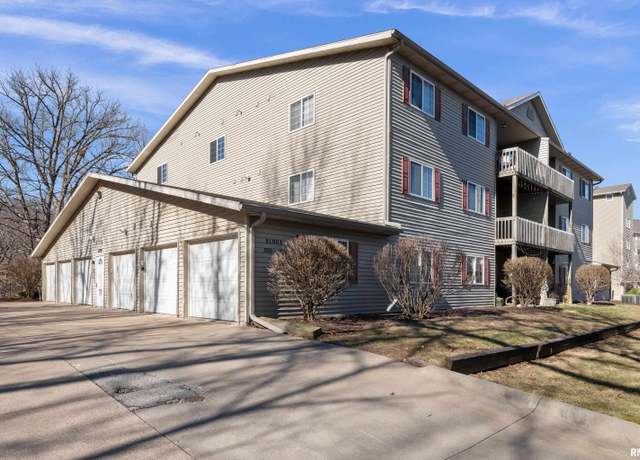 Property at 3814 Creek Hill Dr, Bettendorf, IA 52722, 3 beds, 2 baths