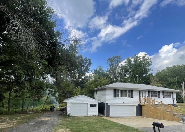Property at 5 Timberline Dr, Springfield, IL 62711, 3 beds, 2 baths