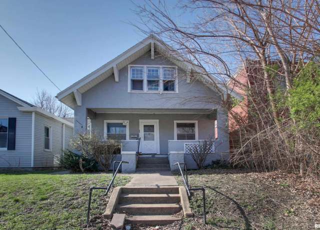 Property at 304 Chestnut St, Quincy, IL 62301, 2 beds, 1.5 baths