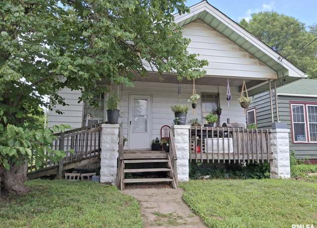 Property at 2739 W Nevada St, Peoria, IL 61605, 2 beds, 1 bath