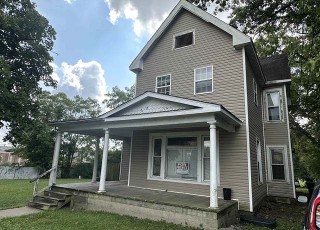 Property at 401 W Monroe St #3, Carbondale, IL 62901, 4 beds, 3 baths