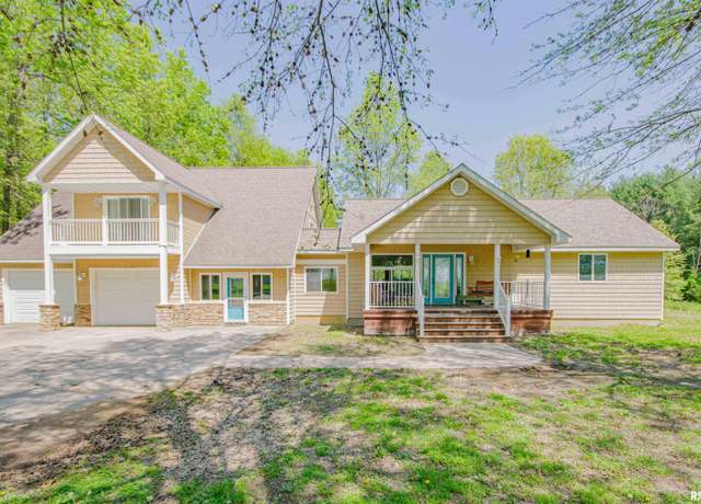 Property at 402A Edgewood Rd, Salem, IL 62881, 5 beds, 3 baths