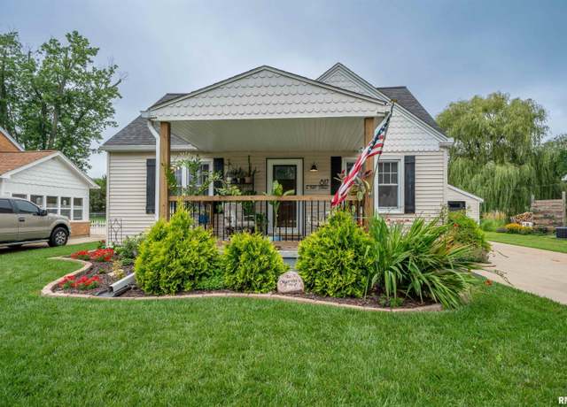 Property at 817 E Kay St, Morton, IL 61550, 5 beds, 2 baths