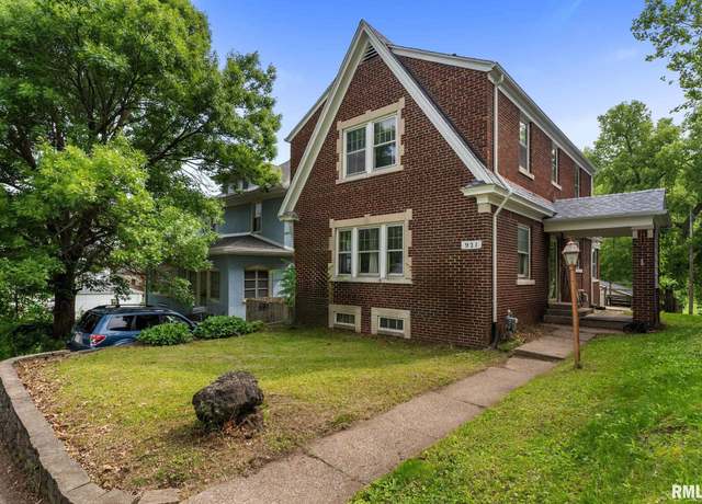 Property at 921 45th St, Rock Island, IL 61201, 3 beds, 1 bath
