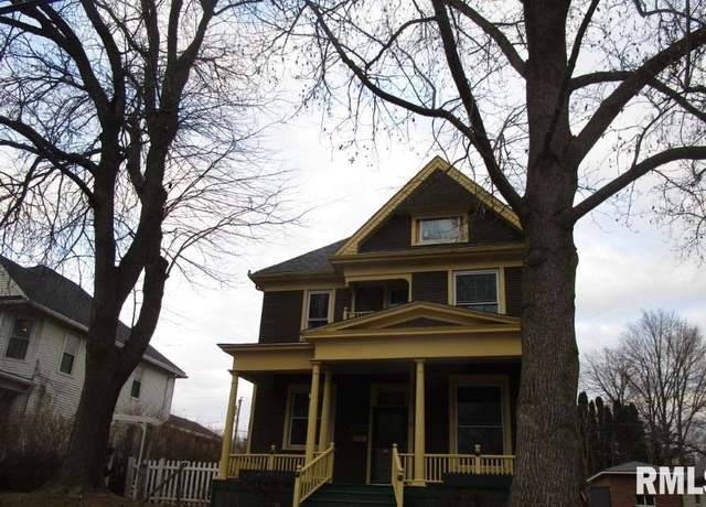 Property at 1609 Mulberry Ave, Muscatine, IA 52761, 4 beds, 2.5 baths