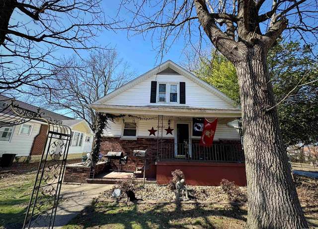 Property at 1001 S 14th St, Herrin, IL 62948, 4 beds, 2 baths