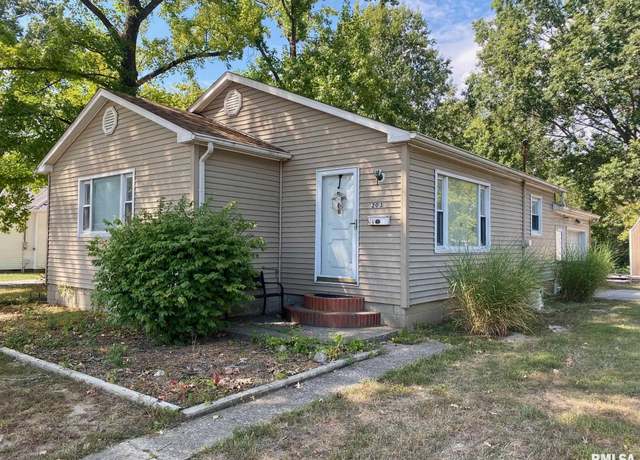 Property at 203 W Bond St, Benton, IL 62812, 2 beds, 1 bath