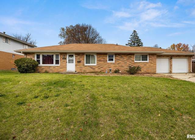 Property at 4016 N Brookdale Pl, Peoria, IL 61614, 4 beds, 4 baths