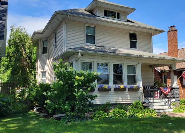 Property at 2131 15th Street A, Moline, IL 61265, 3 beds, 1 bath