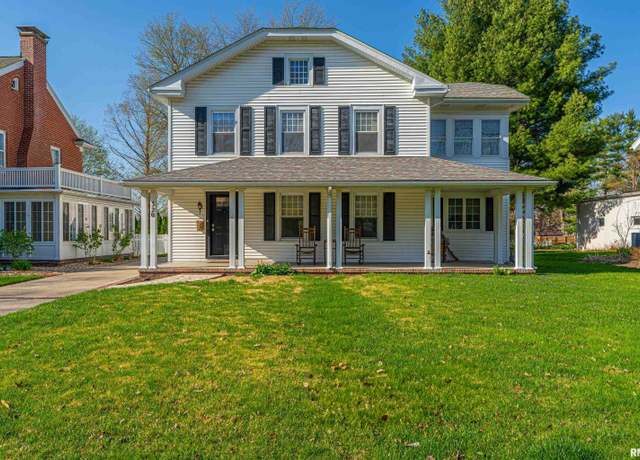 Property at 320 Park Pl, Lincoln, IL 62656, 4 beds, 3 baths