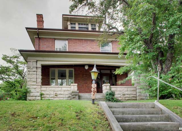 Property at 1270 Kentucky St, Quincy, IL 62301, 6 beds, 1.5 baths