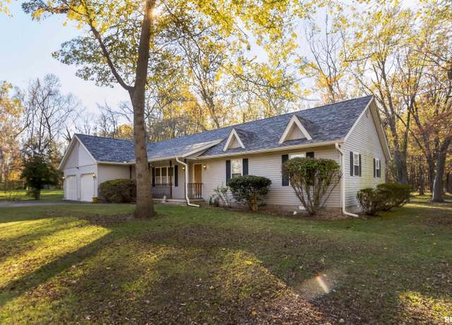 Property at 2115 Weaver Rd, Herrin, IL 62948, 3 beds, 2 baths