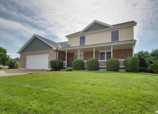 Property at 3204 Wynridge Rd, Quincy, IL 62305, 4 beds, 3.5 baths