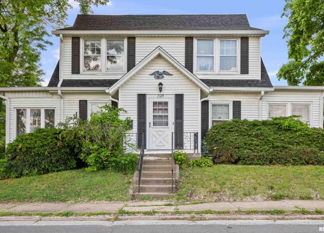 Property at 2329 20 1/2 Ave, Rock Island, IL 61201-4508, 3 beds, 1.5 baths