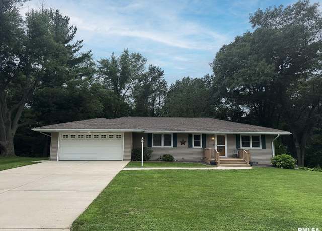 Property at 18 Holly Ln, Bartonville, IL 61607, 4 beds, 2 baths