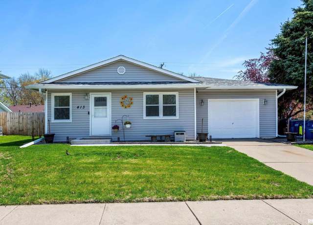 Property at 413 N 6th St, Eldridge, IA 52748, 3 beds, 1 bath