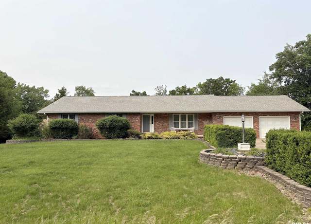 Property at 1326 N Hickory Hills Rd, Germantown Hills, IL 61548, 3 beds, 3.5 baths