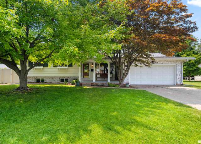 Property at 6617 N Patton Ln, Peoria, IL 61614, 3 beds, 2.5 baths