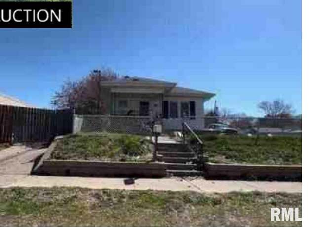 Property at 3125 10th St, Rock Island, IL 61201, 2 beds, 1 bath