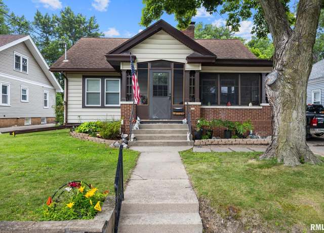 Property at 706 E Corrington Ave, Peoria, IL 61603, 3 beds, 2 baths
