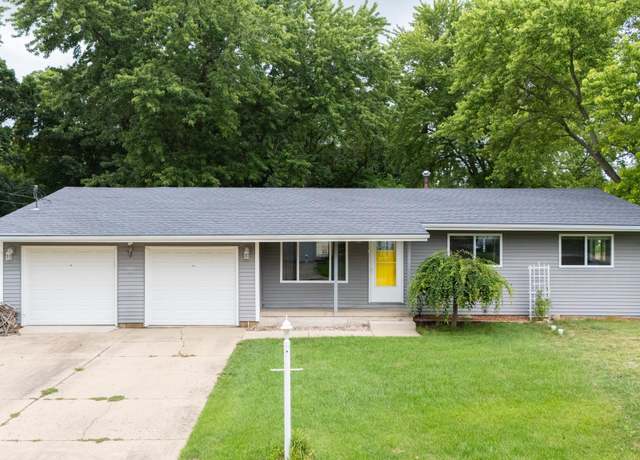 Property at 201 Laurel Ln, East Peoria, IL 61611, 3 beds, 2 baths