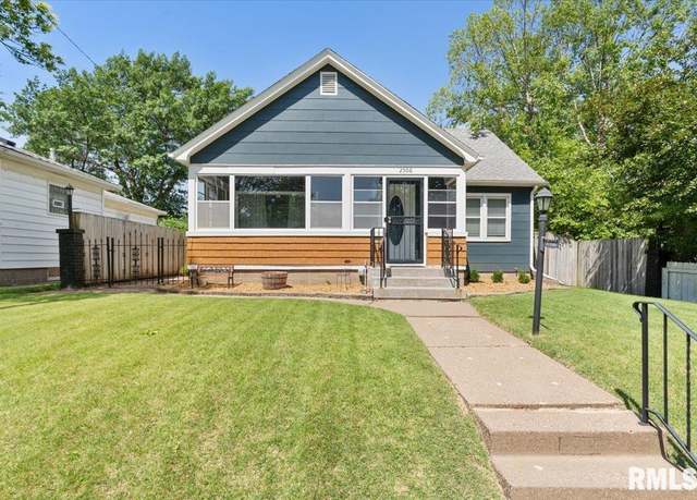Property at 2506 N Howell St, Davenport, IA 52804, 3 beds, 2 baths